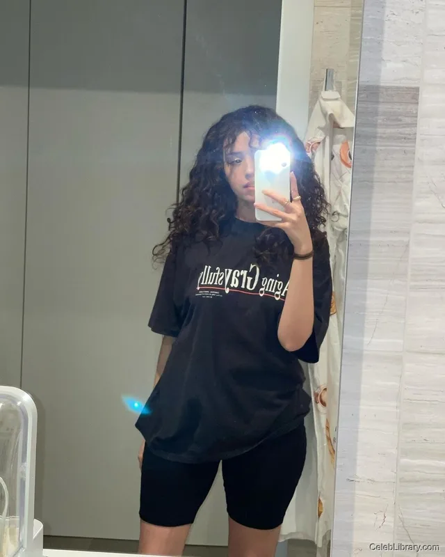 Pokimane photo 12 of 3752