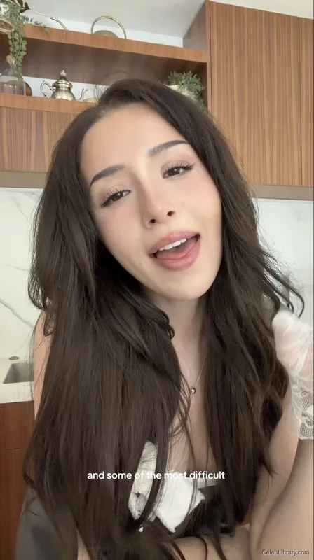 Pokimane photo 17 of 3752