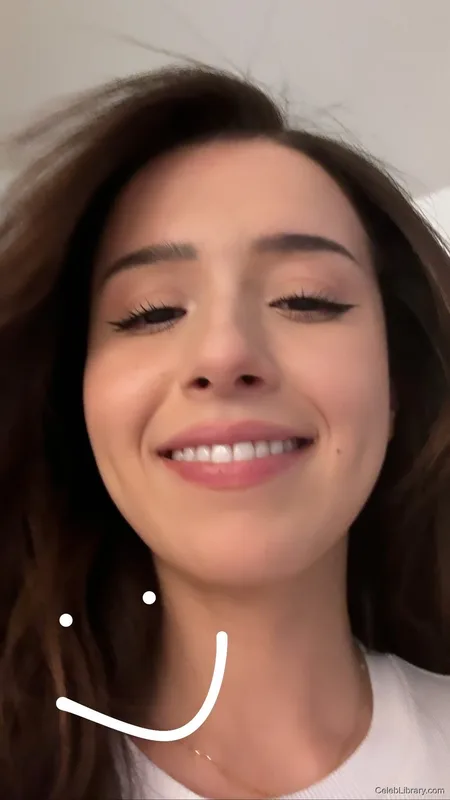 Pokimane photo 11 of 3752
