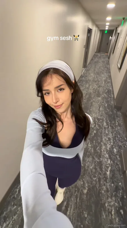 Pokimane photo 2 of 3752