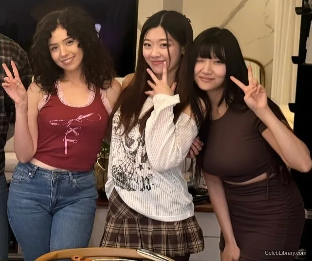 Pokimane photo 3 of 3752