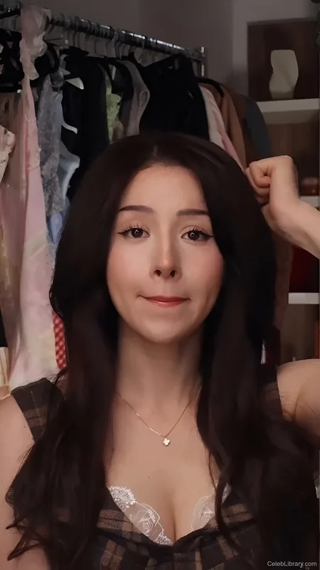 Pokimane photo 11 of 3752