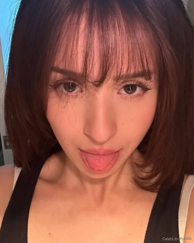 Pokimane photo 8 of 3752