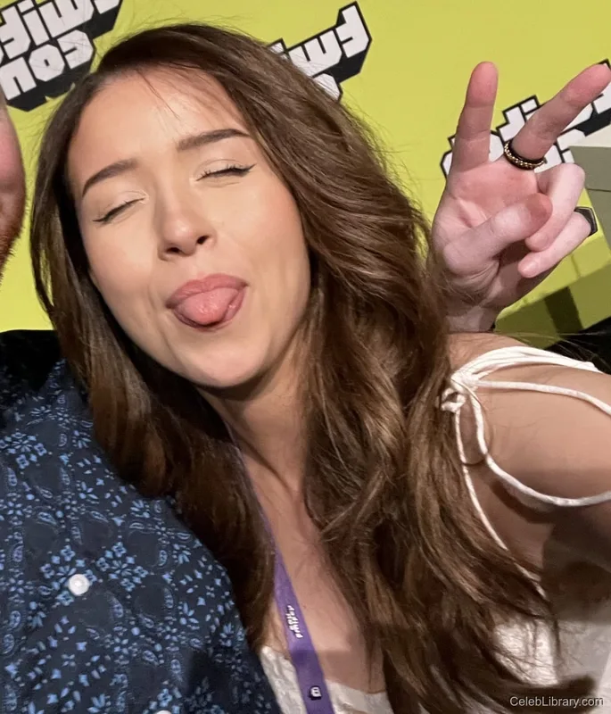 Pokimane photo 7 of 3752