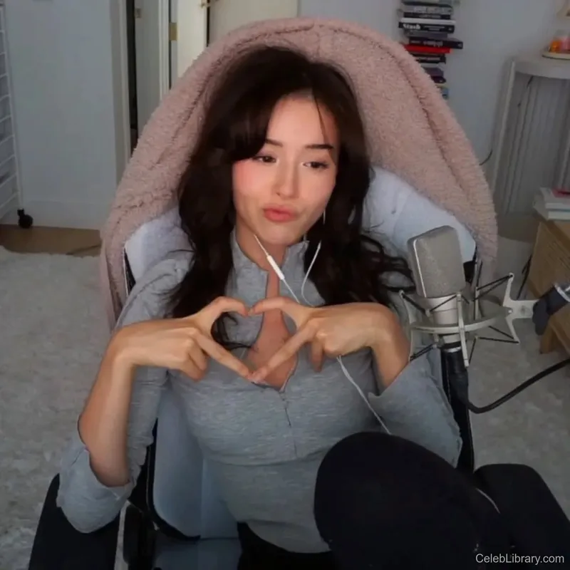 Pokimane photo 8 of 3752