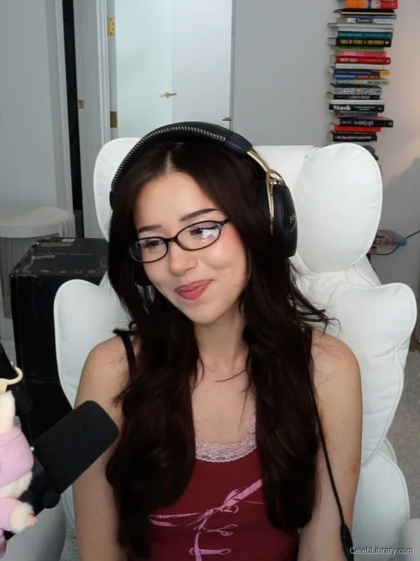 Pokimane photo 7 of 3752