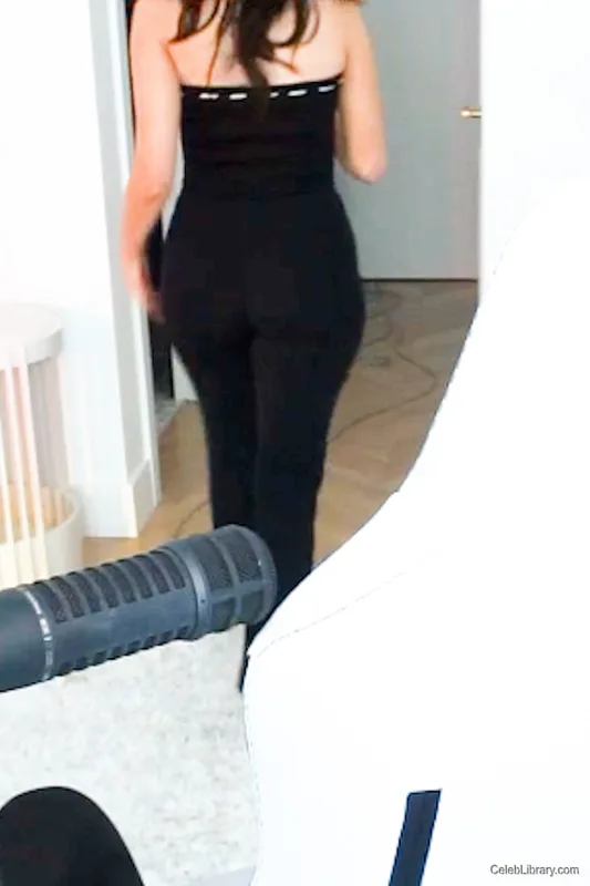 Pokimane photo 18 of 3752
