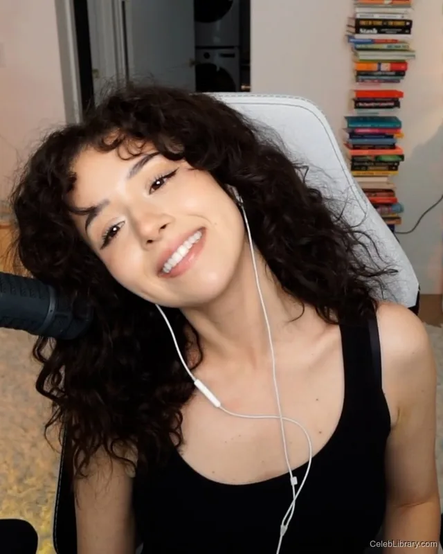Pokimane photo 2 of 3752