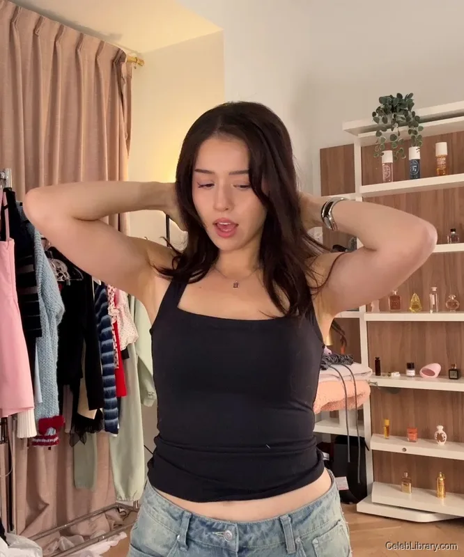 Pokimane photo 22 of 3752