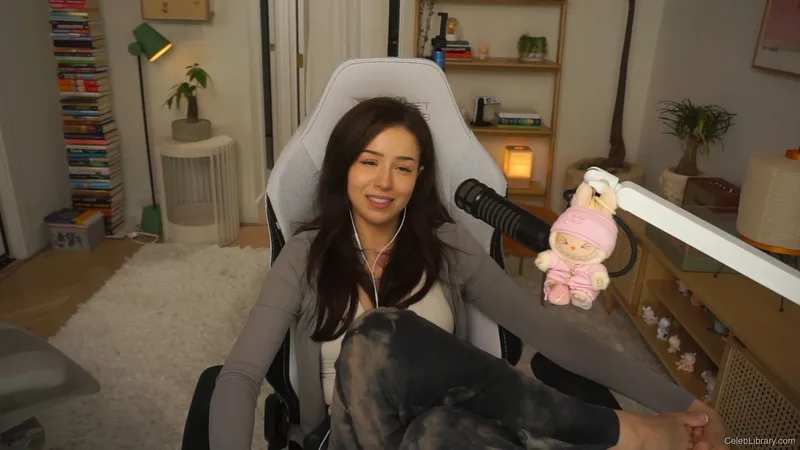 Pokimane photo 22 of 3752
