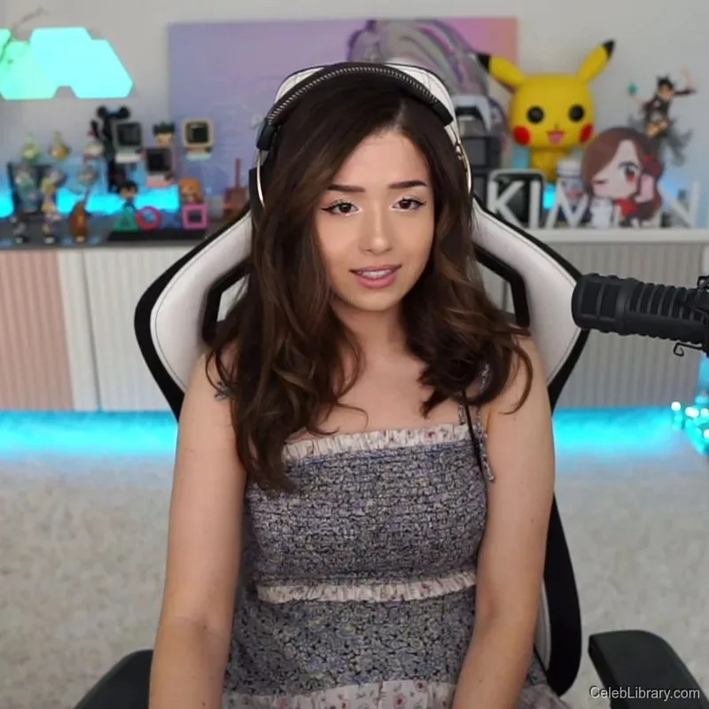 Pokimane photo 5 of 3752