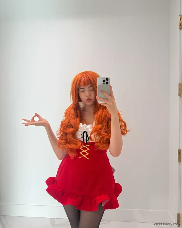 Pokimane photo 9 of 3752