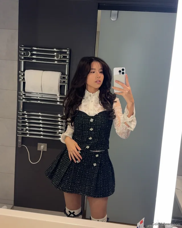 Pokimane photo 15 of 3752