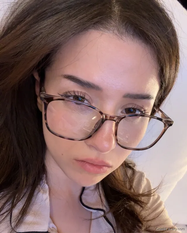 Pokimane photo 16 of 3752