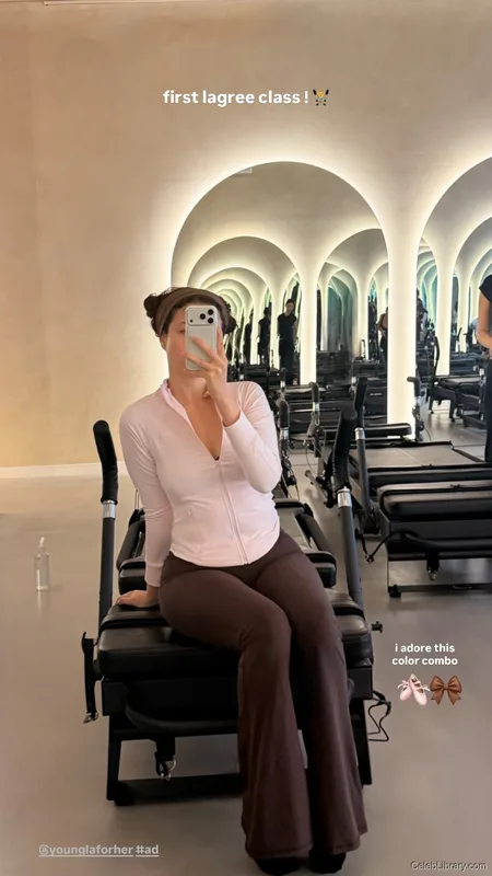 Pokimane photo 8 of 3752