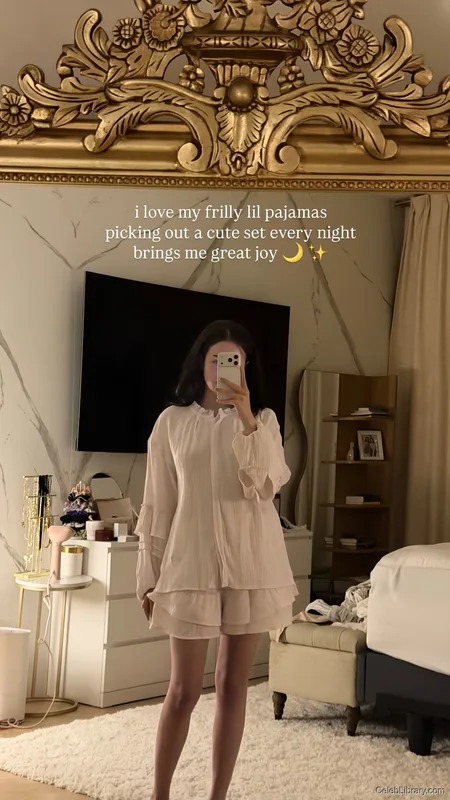 Pokimane photo 19 of 3752