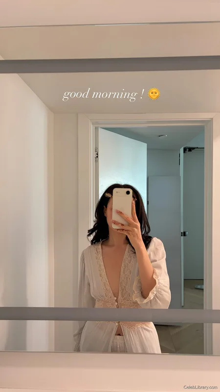 Pokimane photo 8 of 3752