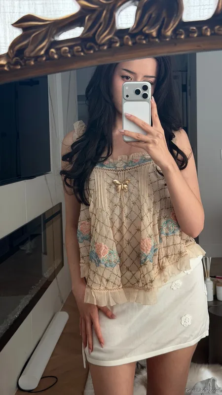 Pokimane photo 12 of 3752