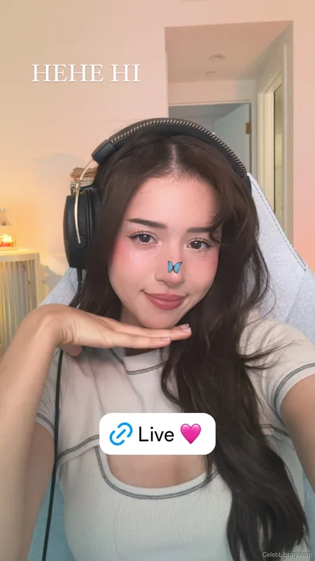 Pokimane photo 17 of 3752