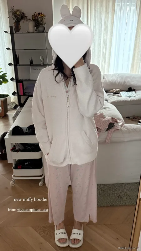 Pokimane photo 5 of 3752