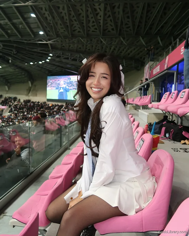 Pokimane photo 11 of 3752