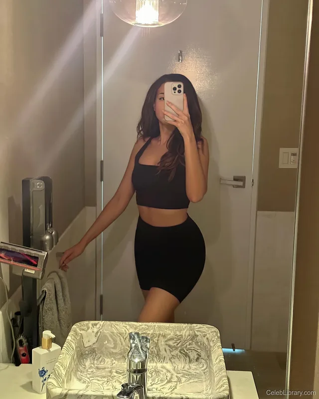 Pokimane photo 24 of 3752