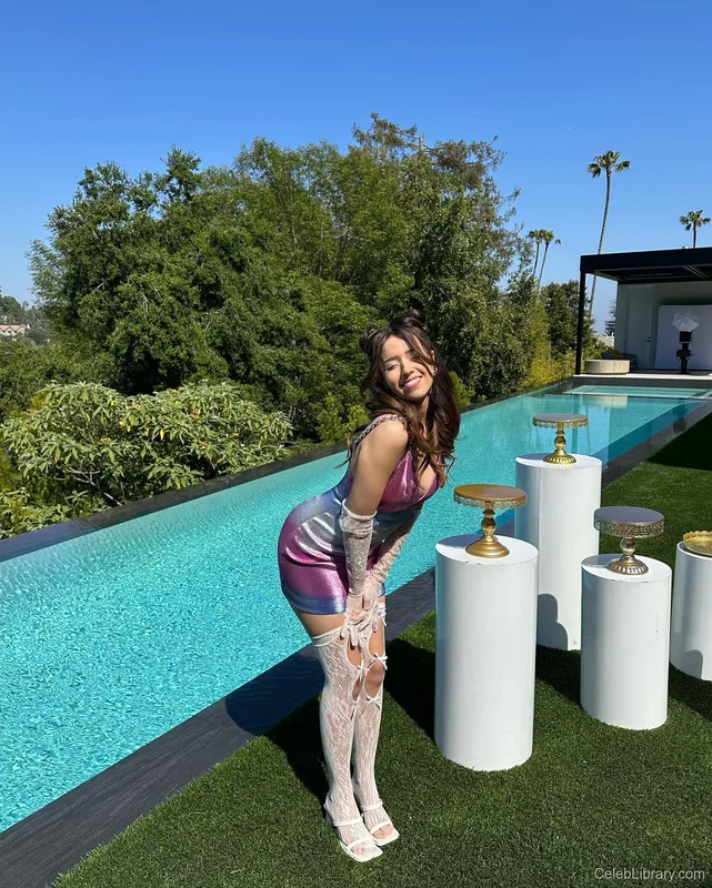 Pokimane photo 3 of 3752
