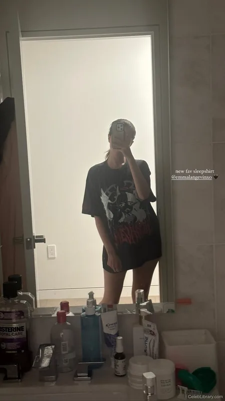 Pokimane photo 8 of 3752