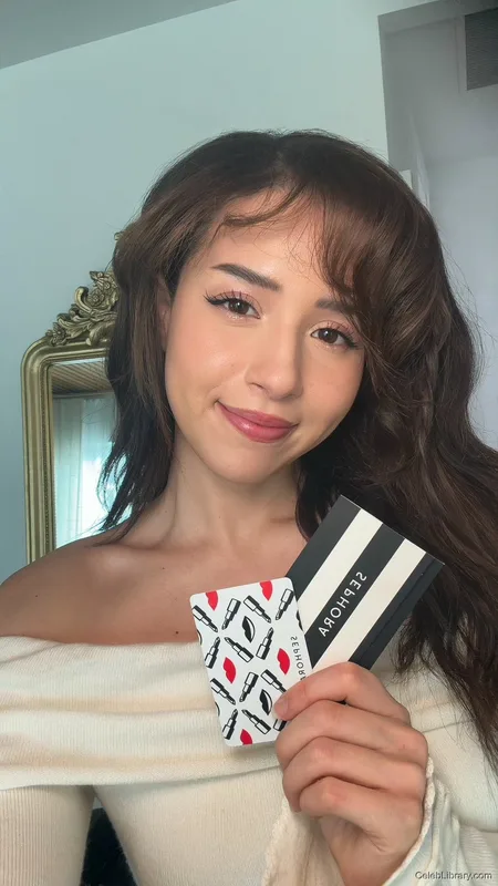 Pokimane photo 17 of 3752