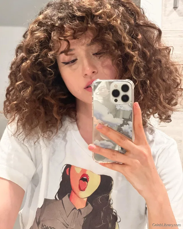 Pokimane photo 9 of 3752