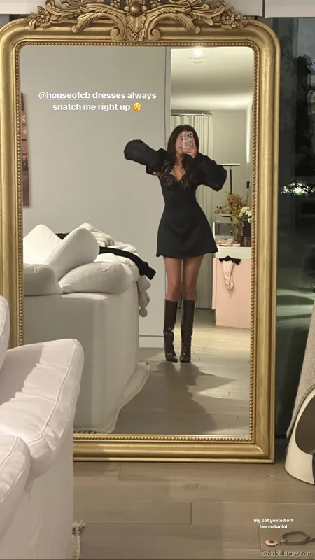 Pokimane photo 14 of 3752