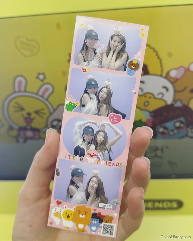 Pokimane photo 22 of 3752