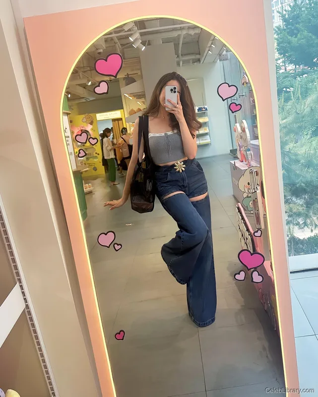 Pokimane photo 24 of 3752