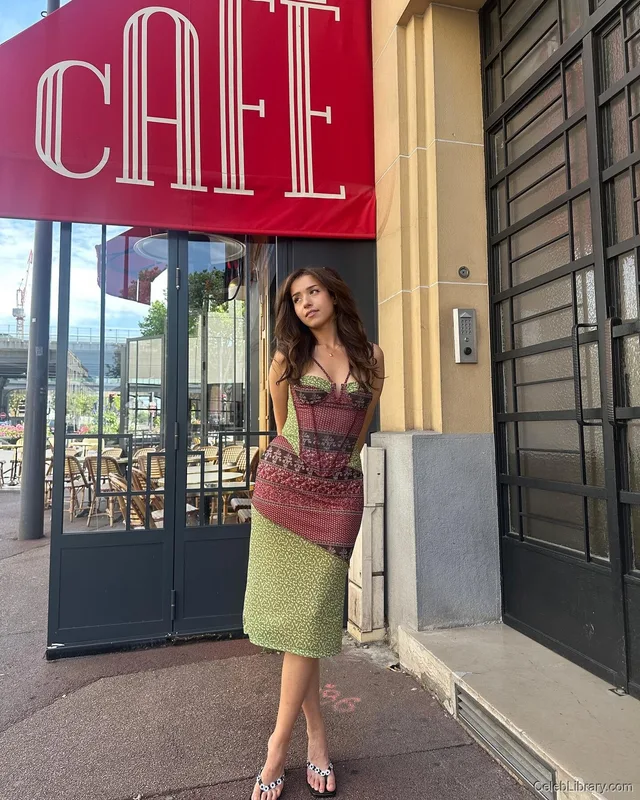 Pokimane photo 11 of 3752