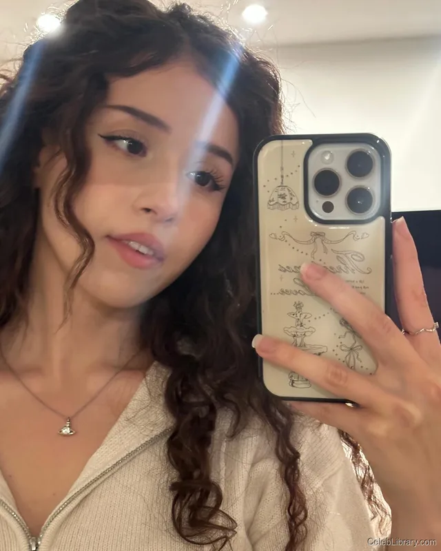 Pokimane photo 2 of 3752