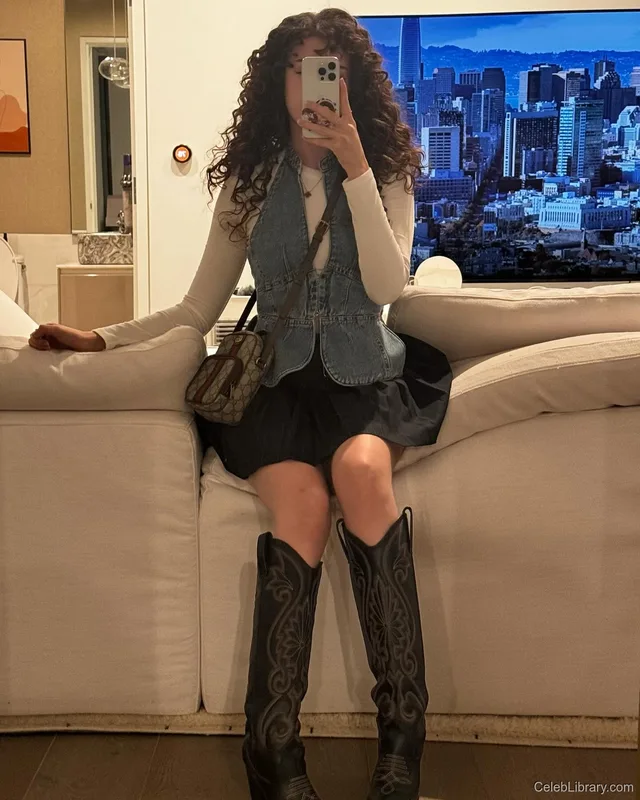 Pokimane photo 3 of 3752