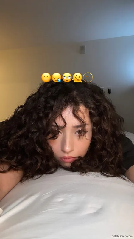 Pokimane photo 4 of 3752