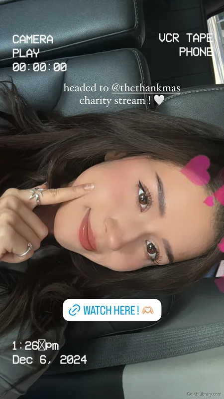 Pokimane photo 20 of 3752
