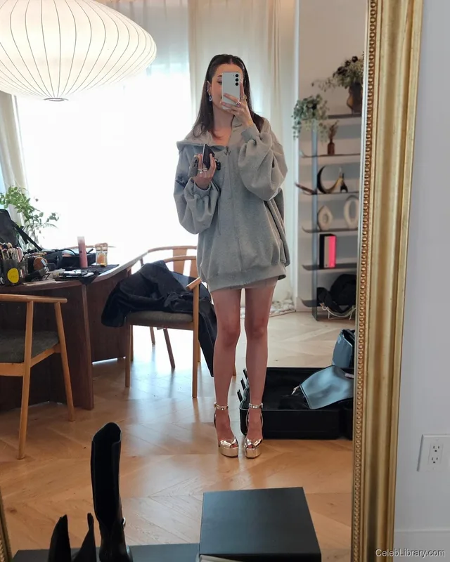 Pokimane photo 5 of 3752