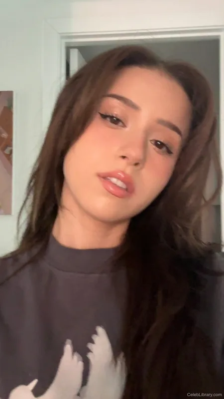 Pokimane photo 21 of 3752