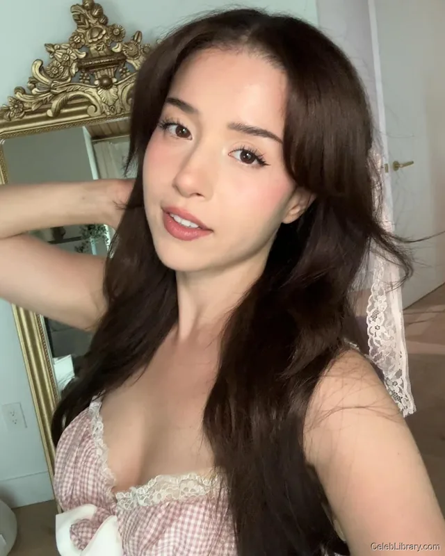 Pokimane photo 10 of 3752