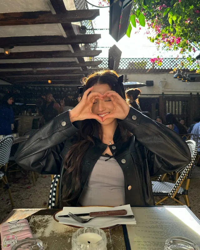 Pokimane photo 19 of 3752