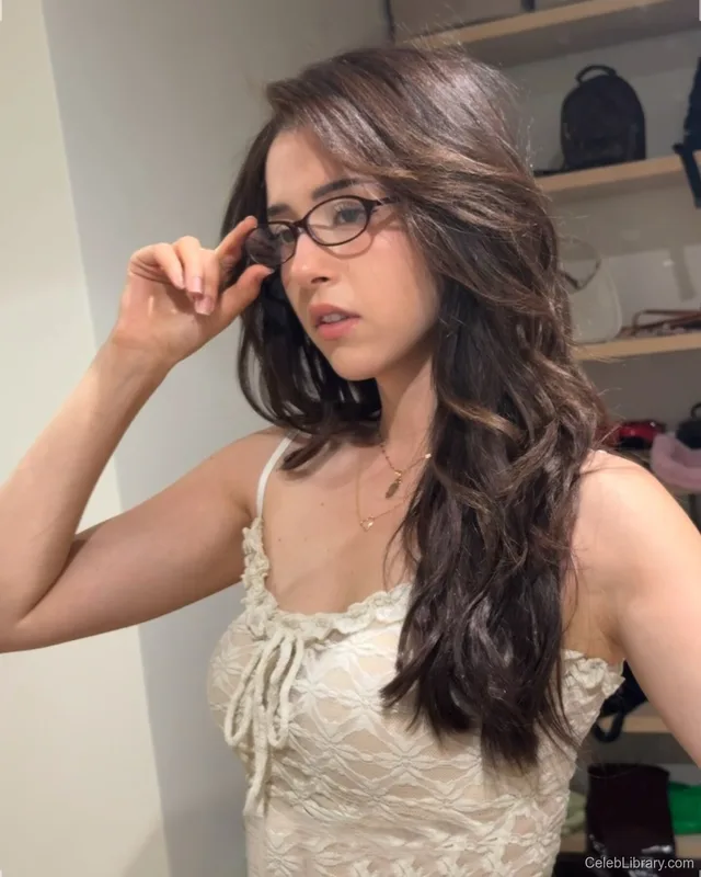 Pokimane photo 14 of 3752