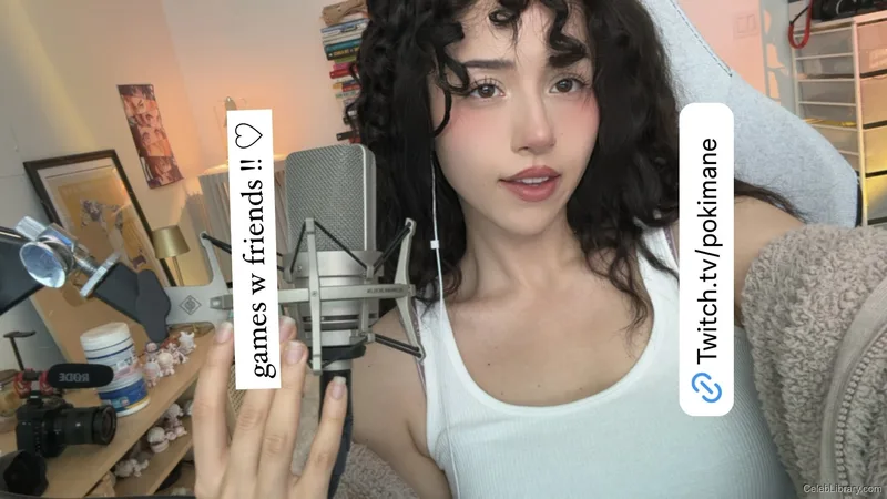 Pokimane photo 17 of 3752