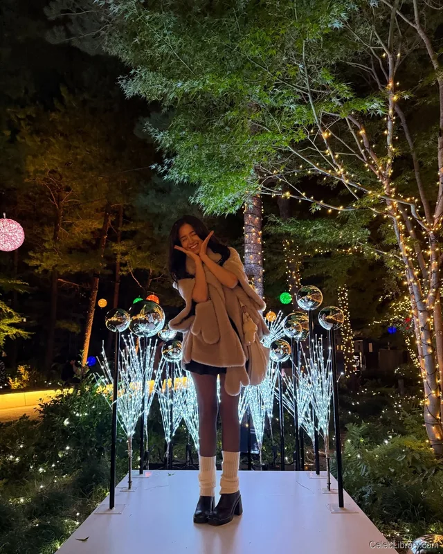 Pokimane photo 4 of 3752