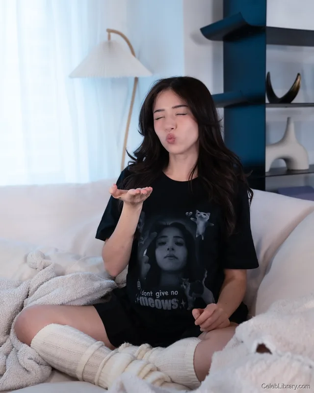 Pokimane photo 10 of 3752