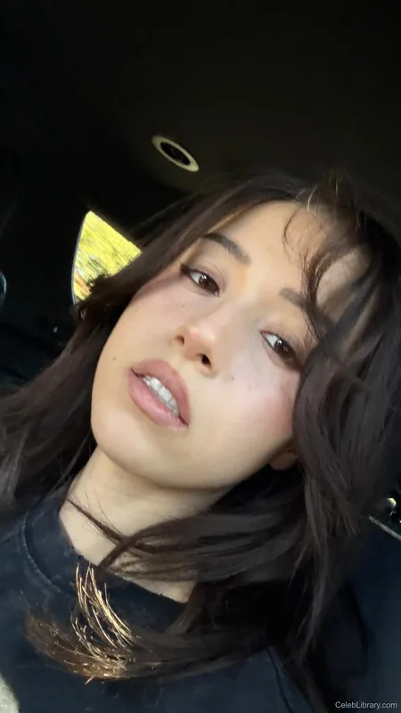 Pokimane photo 11 of 3752