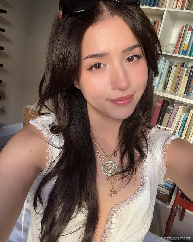Pokimane photo 16 of 3752