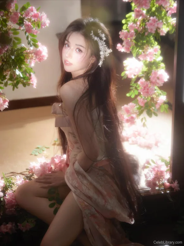 Pokimane photo 7 of 3752