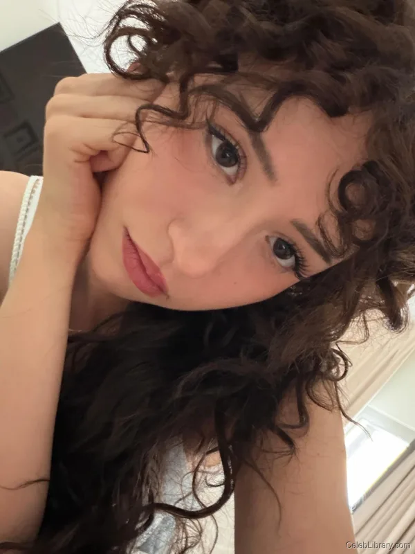 Pokimane photo 20 of 3752